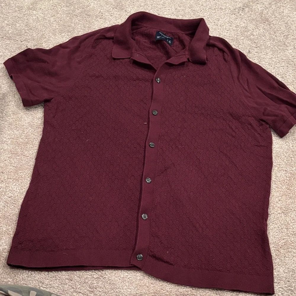 Abercrombie & Fitch Maroon Button Down Shirt (read description) - Picture 1 of 2